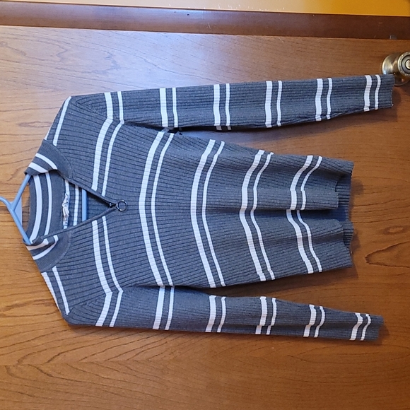 Striped sweater - Picture 1 of 4